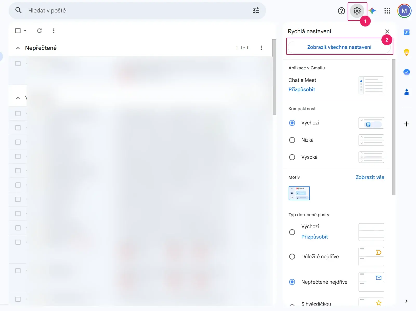 Gmail: doručená pošta s otevřeným panelem Rychlá nastavení a tlačítkem Zobrazit všechna nastavení